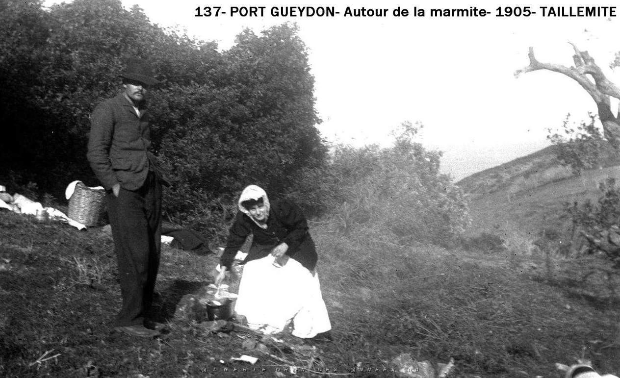 137- Port Gueydon- autour de la marmite- 1905- Taillemite.jpg